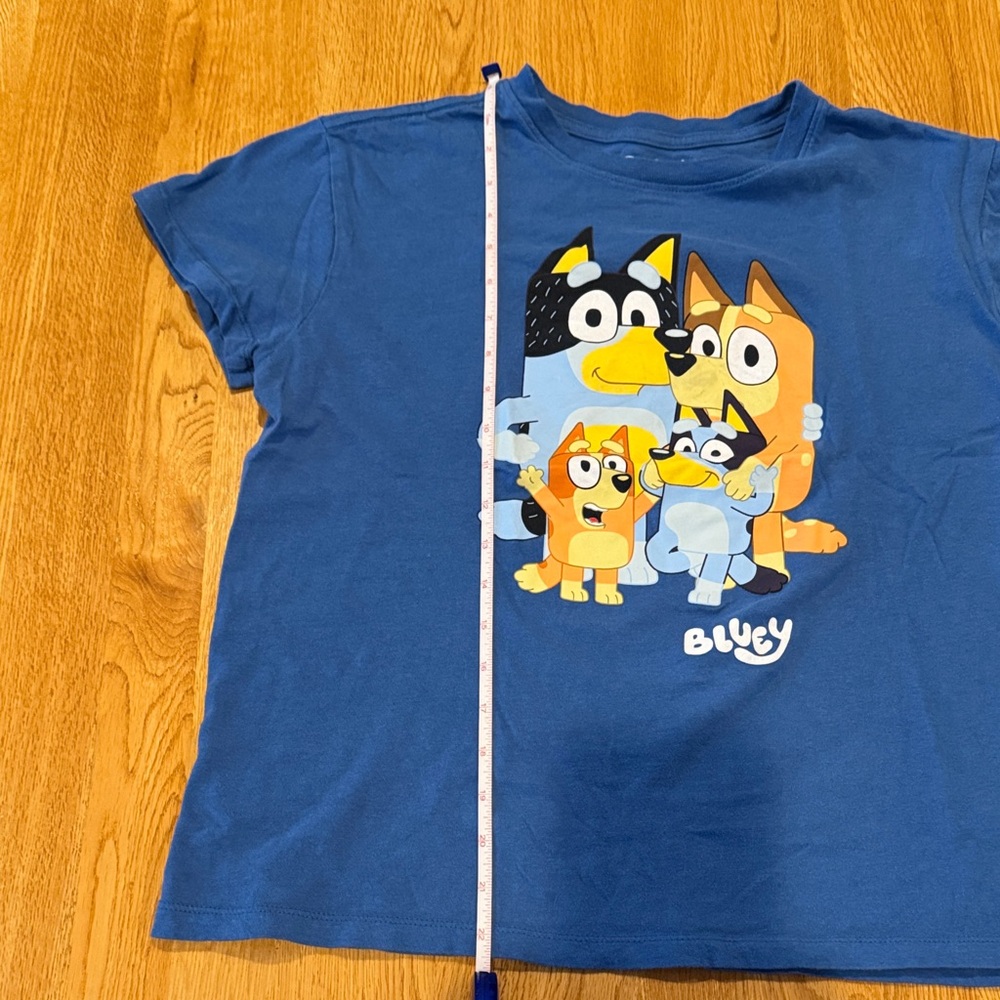 Women’s cut Bluey and Bingo Vibrant Blue Casual Tee Cropped Disney - Picture 5 of 6